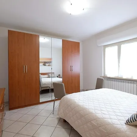 Marina 2 Apartman Pineto